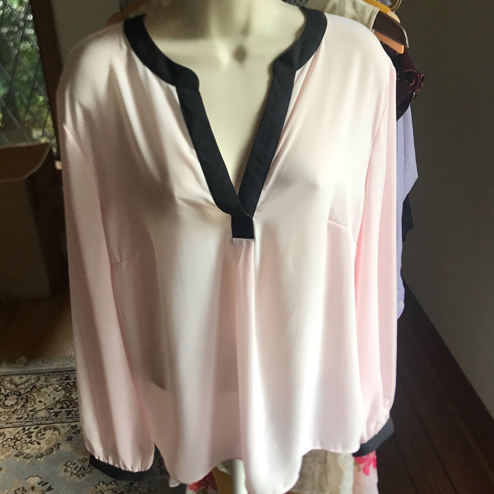 Light pink blush with black detailing